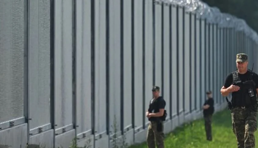 Slovakia Abruptly Shuts All Ukraine Border Crossings Amid Unspecified Security Fears