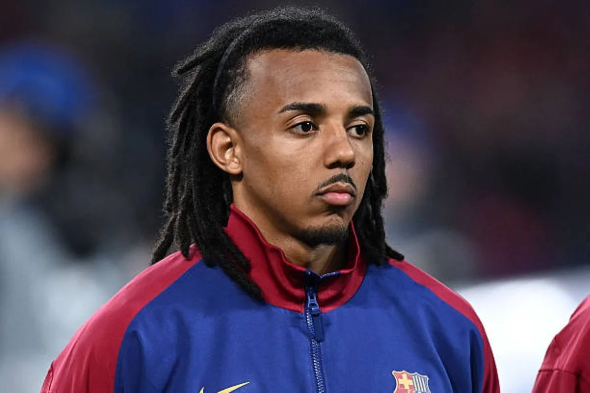 Kounde Pledges Future to Barcelona Amidst Transfer Speculation, Bolstering Xavi’s Defensive Ambitions