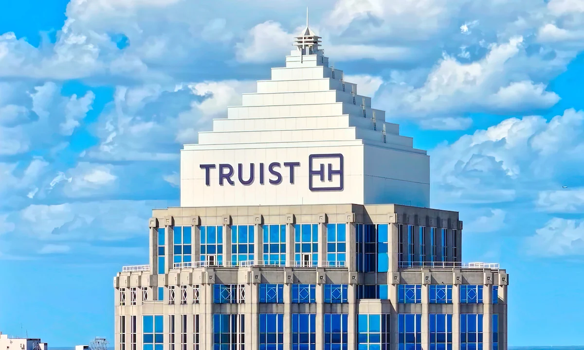 Truist’s Strategic Pivot: Earnings, Leadership Transitions, and the Digital Evolution of Banking
