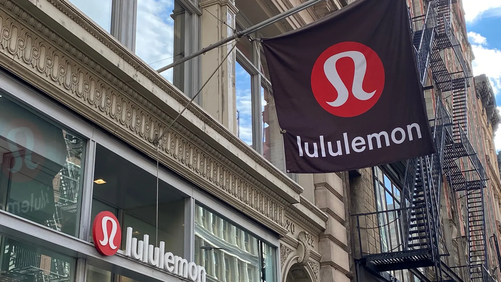A New Chapter for Lululemon: CEO Heidi O’Neill Initiates Sweeping C-Suite Overhaul Amidst Performance Slump