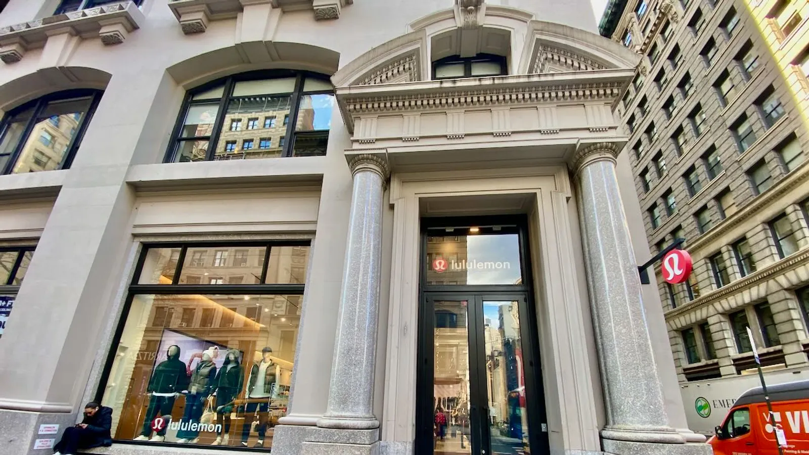 Lululemon Realigns Strategy: Former Product Chief Tara Poseley Returns to Board
