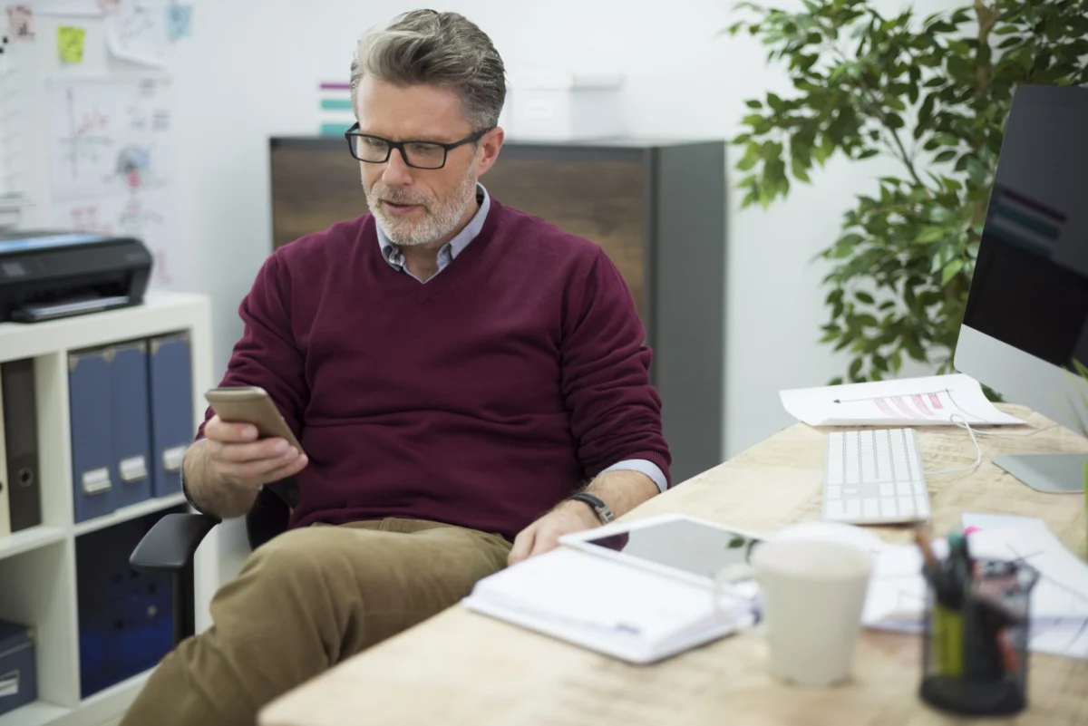 The Digital Handshake: Bridging the Gap Between Chatbots and Human Bankers