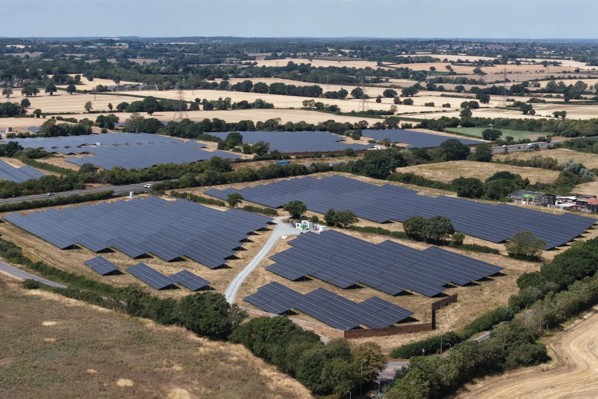 The Great Decoupling: How Wind and Solar Shielded the UK from a £5.9bn Energy Crisis